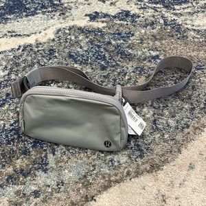 LULULEMON EVERYWHERE BELT BAG